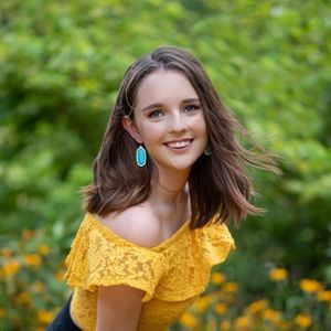 Meet your Posher, Rebecca